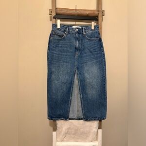 Aritzia 90s Halle skirt
